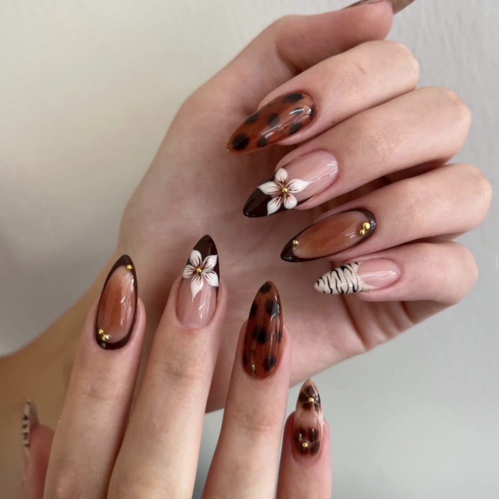Pressed Flower Art - 24 pièces de faux ongles brun